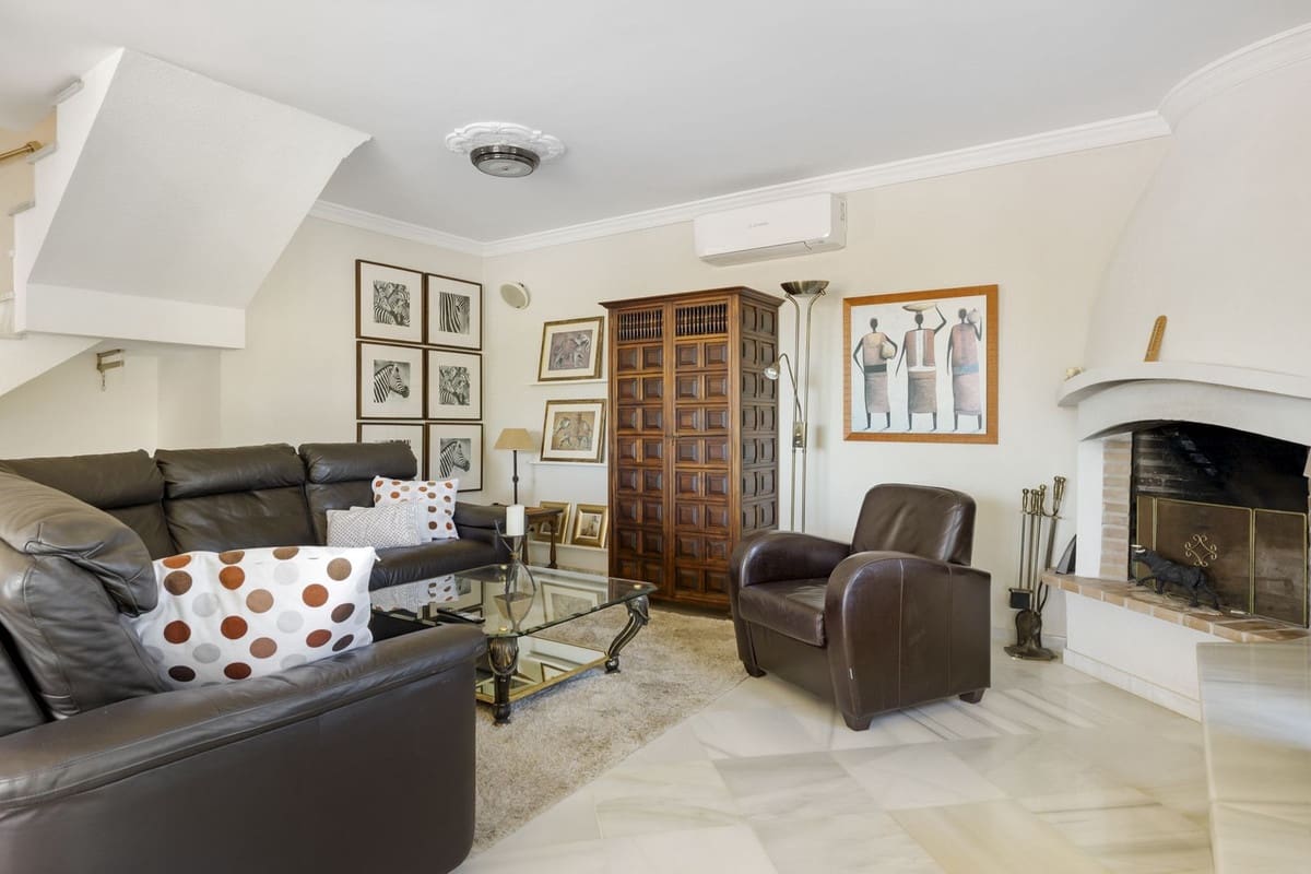 5 bedroom Villa for sale in Nueva Andalucia with pool garage - € 1,295,000 (Ref: 8477024)