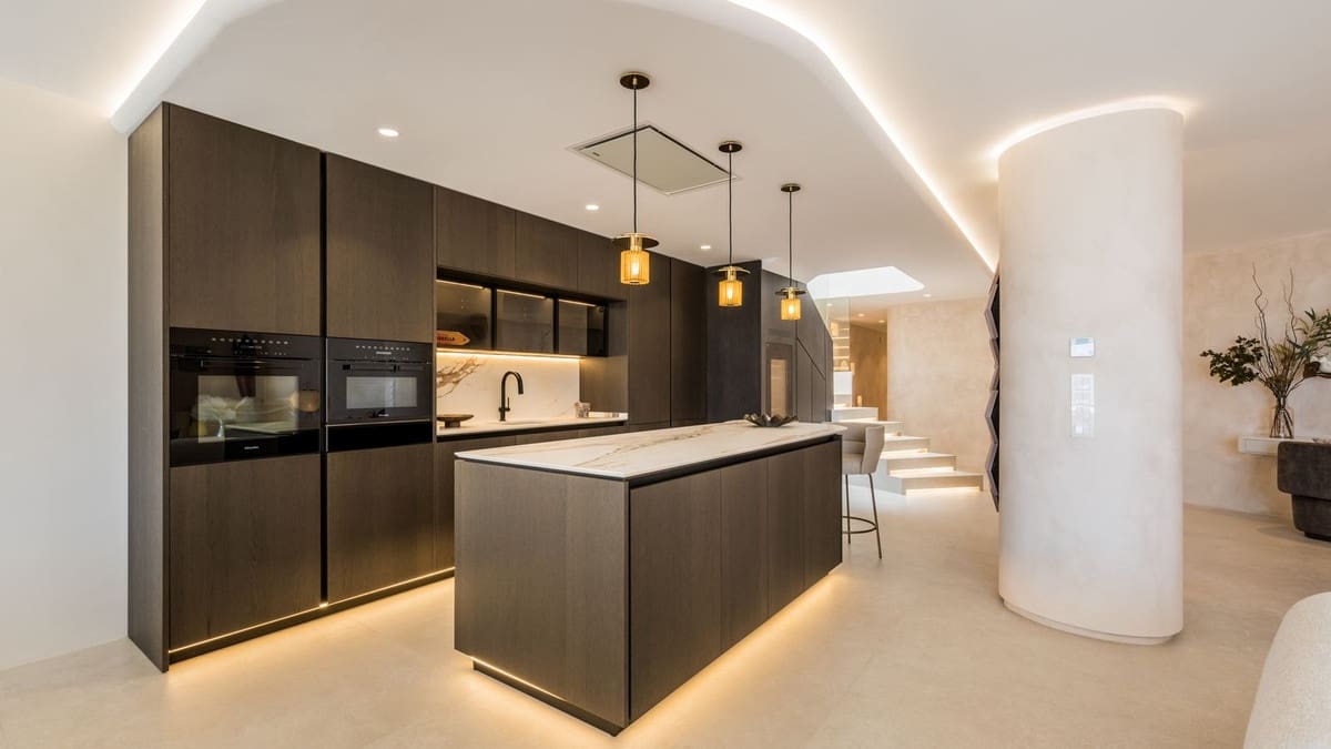 4 soveværelse Penthouse til salg i Los Monteros med swimmingpool garage - € 5.350.000 (Ref: 8479924)