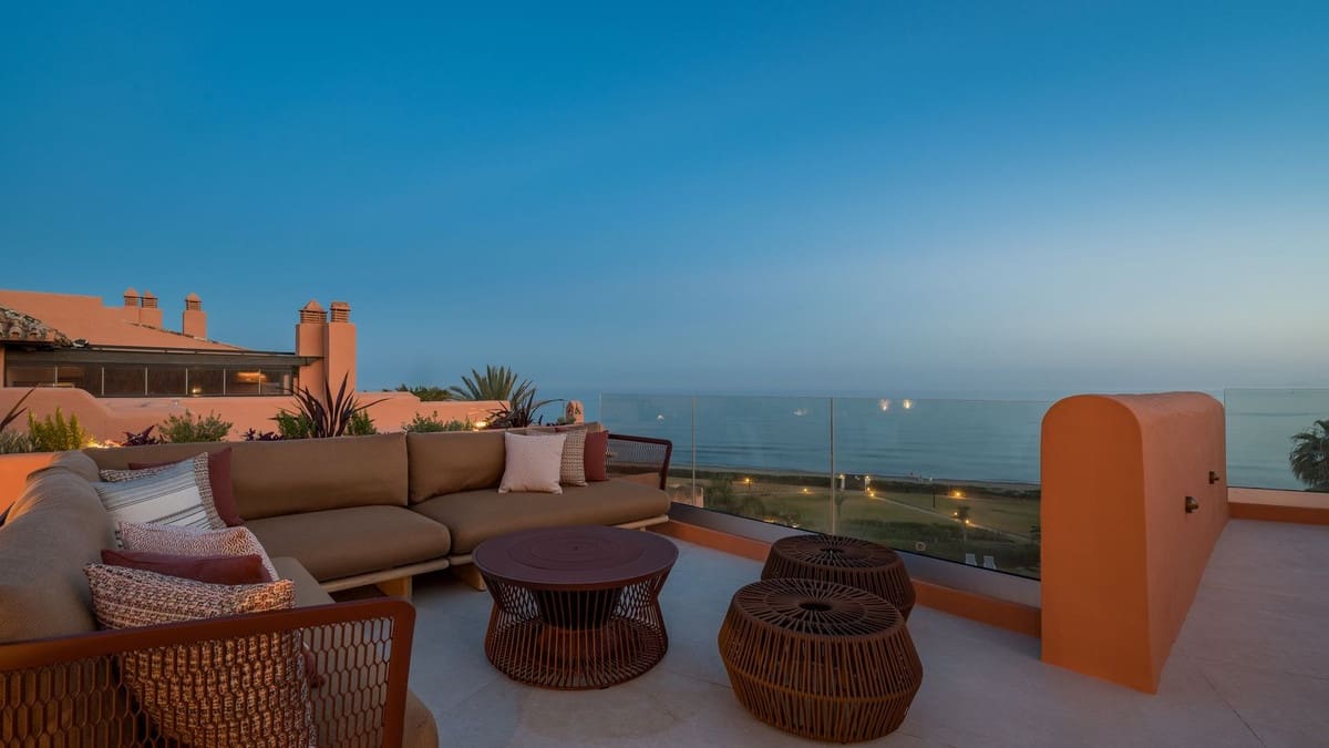 4 soveværelse Penthouse til salg i Los Monteros med swimmingpool garage - € 5.350.000 (Ref: 8479924)