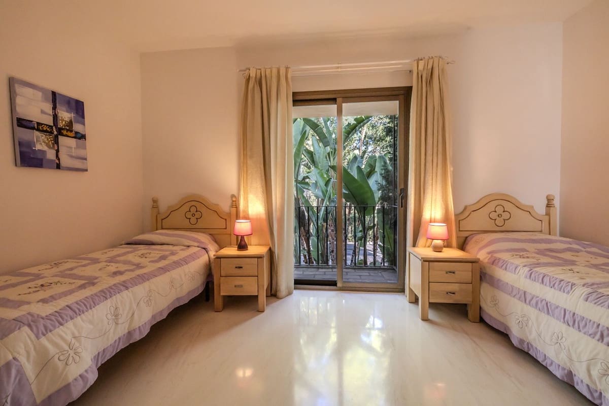 3 bedroom Penthouse for sale in New Golden Mile with pool garage - € 520,000 (Ref: 8617795)