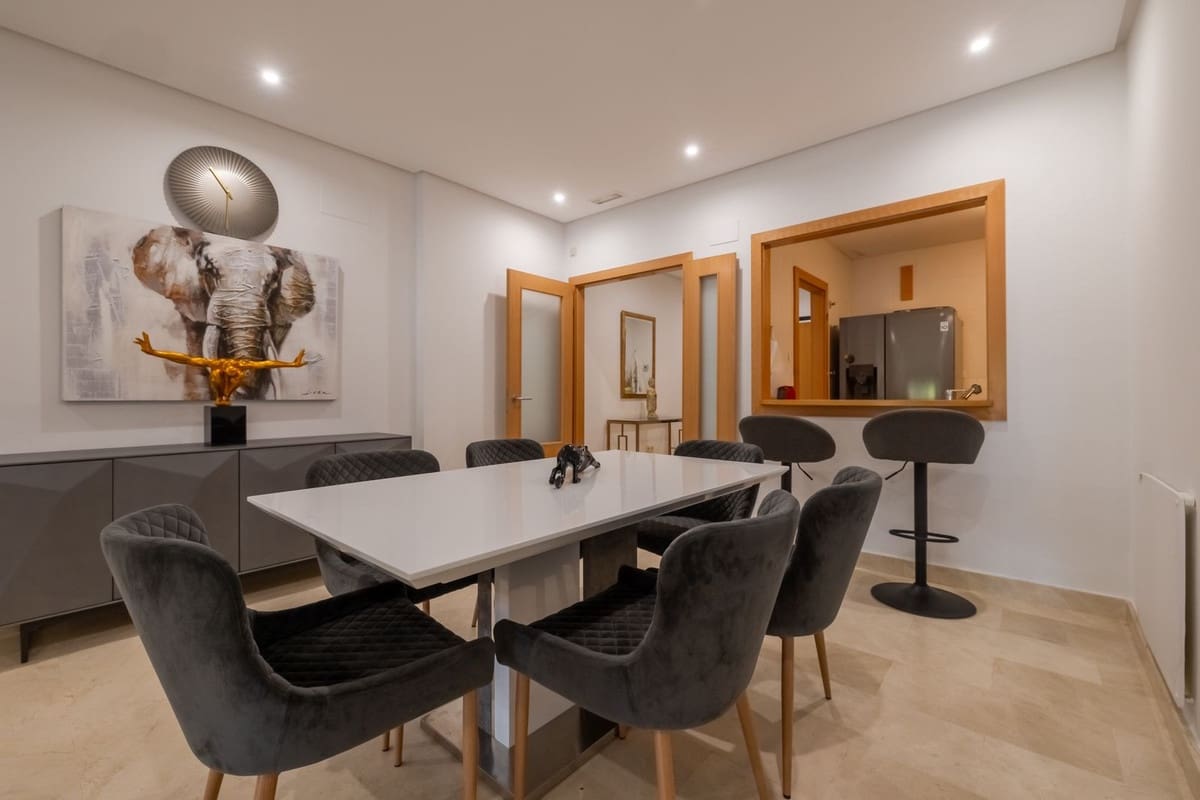 2 soveværelse Lejlighed til salg i Puerto Banus med swimmingpool garage - € 695.000 (Ref: 8635421)