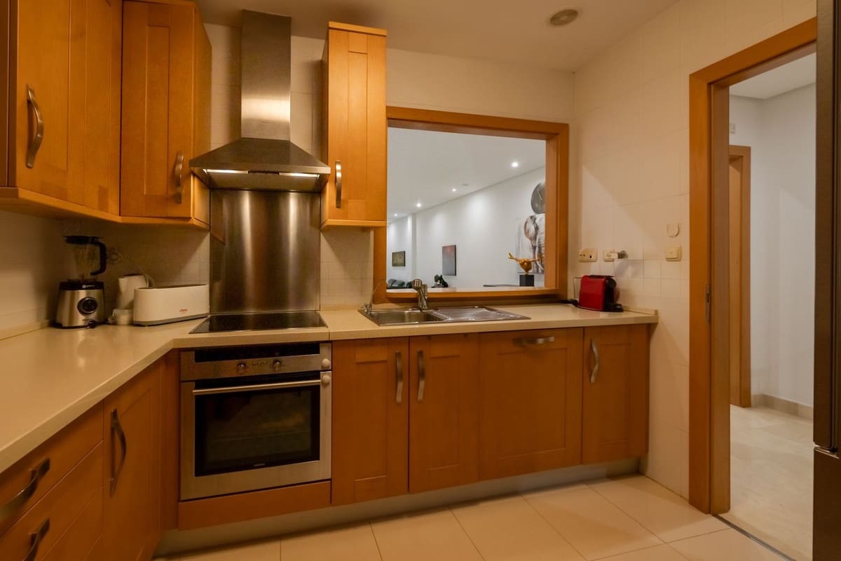 2 soveværelse Lejlighed til salg i Puerto Banus med swimmingpool garage - € 695.000 (Ref: 8635421)