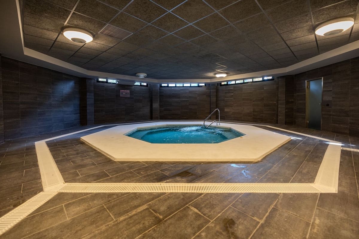 2 soveværelse Lejlighed til salg i Puerto Banus med swimmingpool garage - € 695.000 (Ref: 8635421)