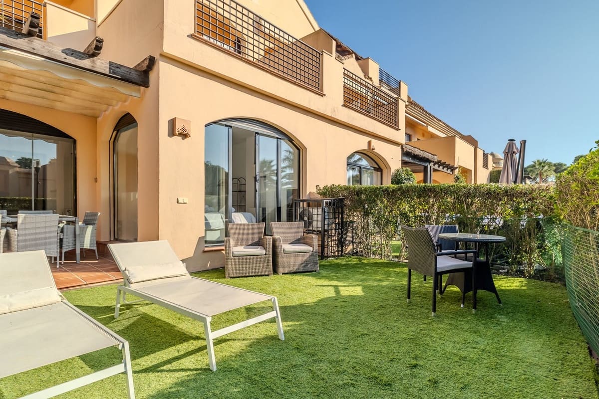 2 soveværelse Lejlighed til salg i Puerto Banus med swimmingpool garage - € 695.000 (Ref: 8635421)