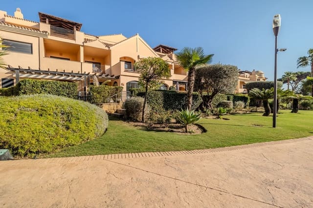 2 soveværelse Lejlighed til salg i Puerto Banus, Marbella med swimmingpool garage - € 695.000 (Ref: 8635421)