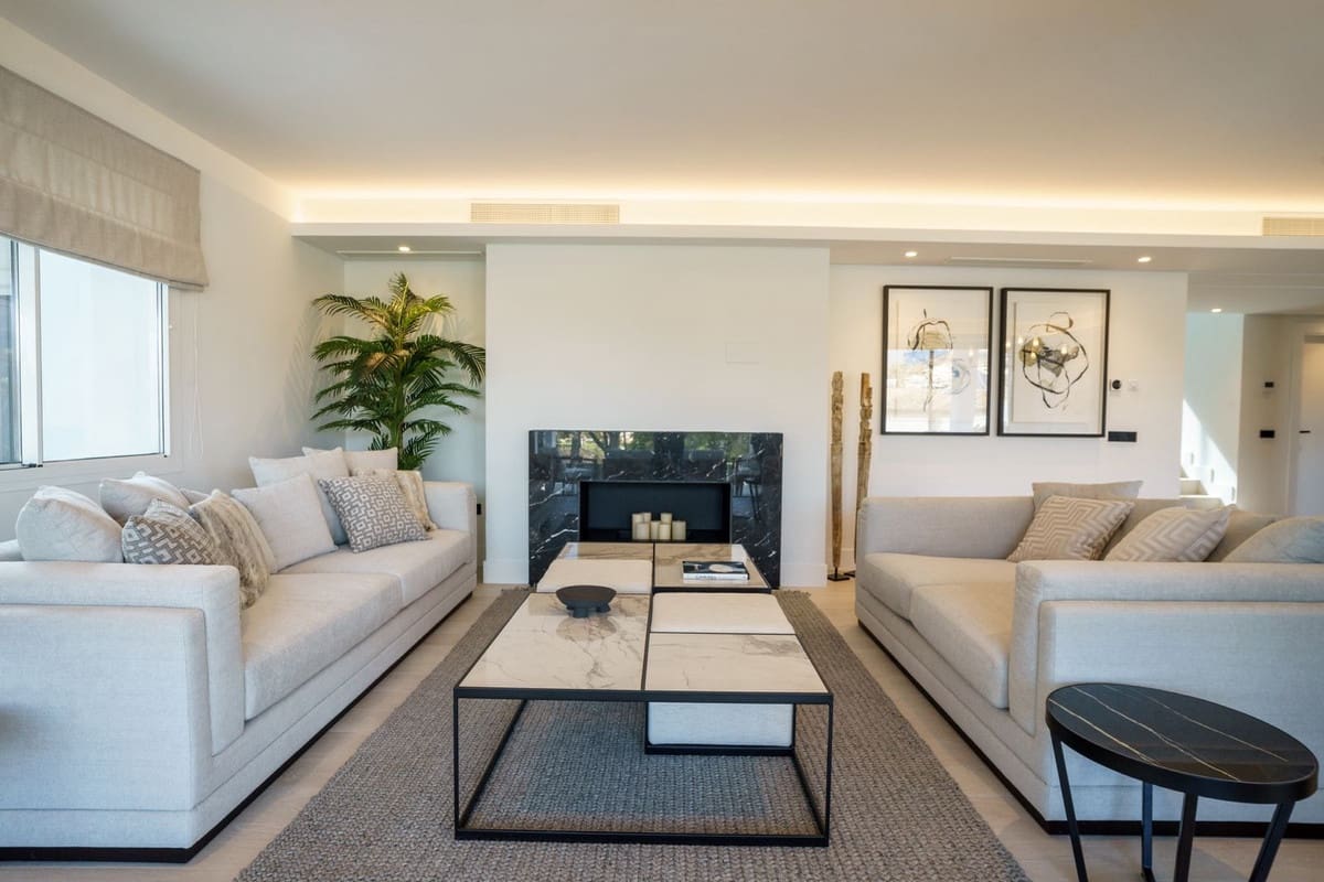 5 bedroom Villa for sale in Nueva Andalucia with pool garage - € 2,575,000 (Ref: 8647057)