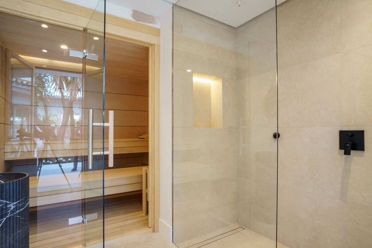 5 chambre Villa/Maison à vendre à Nueva Andalucia avec piscine garage - 2 575 000 € (Ref: 8647057)