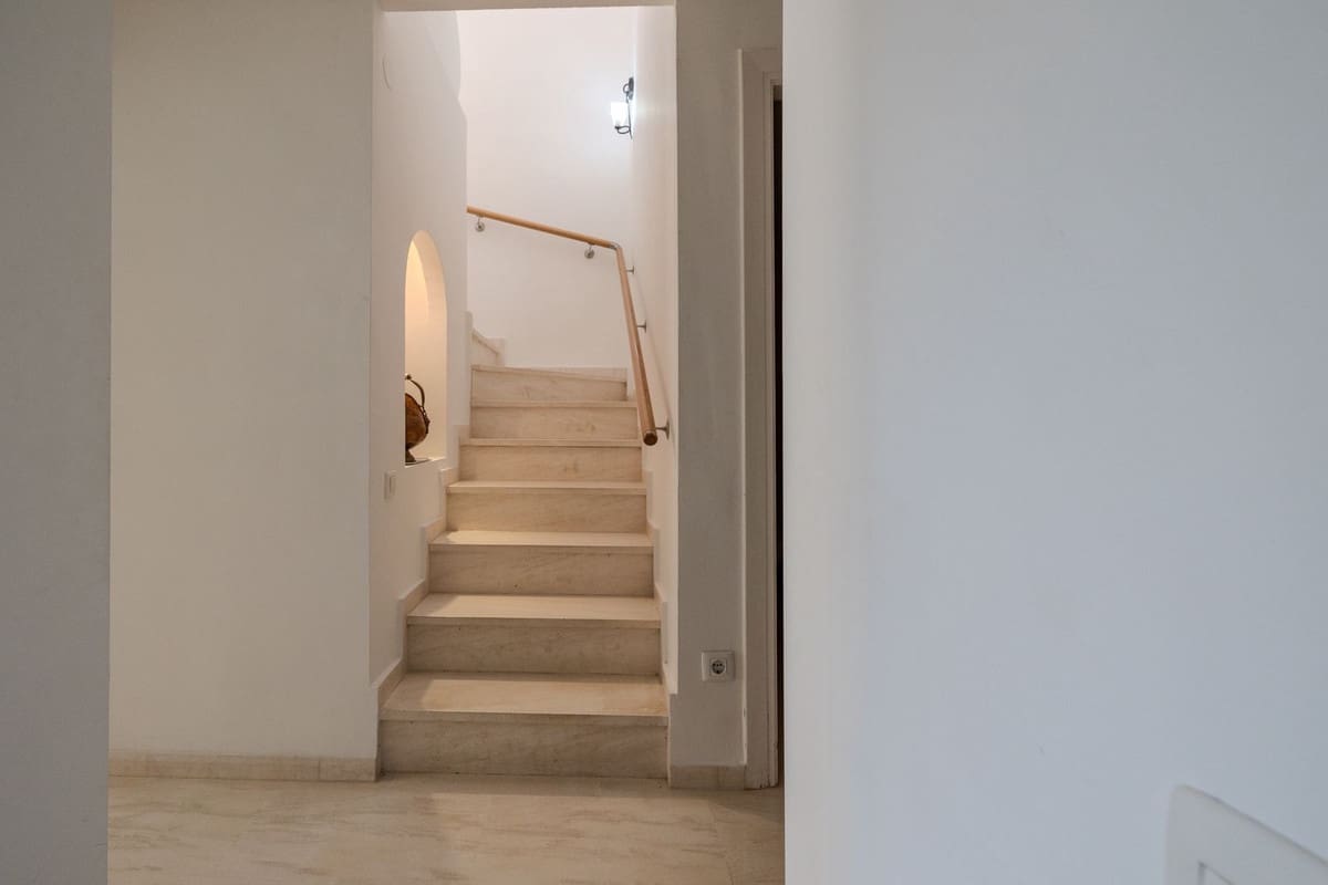 3 soveværelse Penthouse til salg i New Golden Mile med swimmingpool garage - € 520.000 (Ref: 8647430)