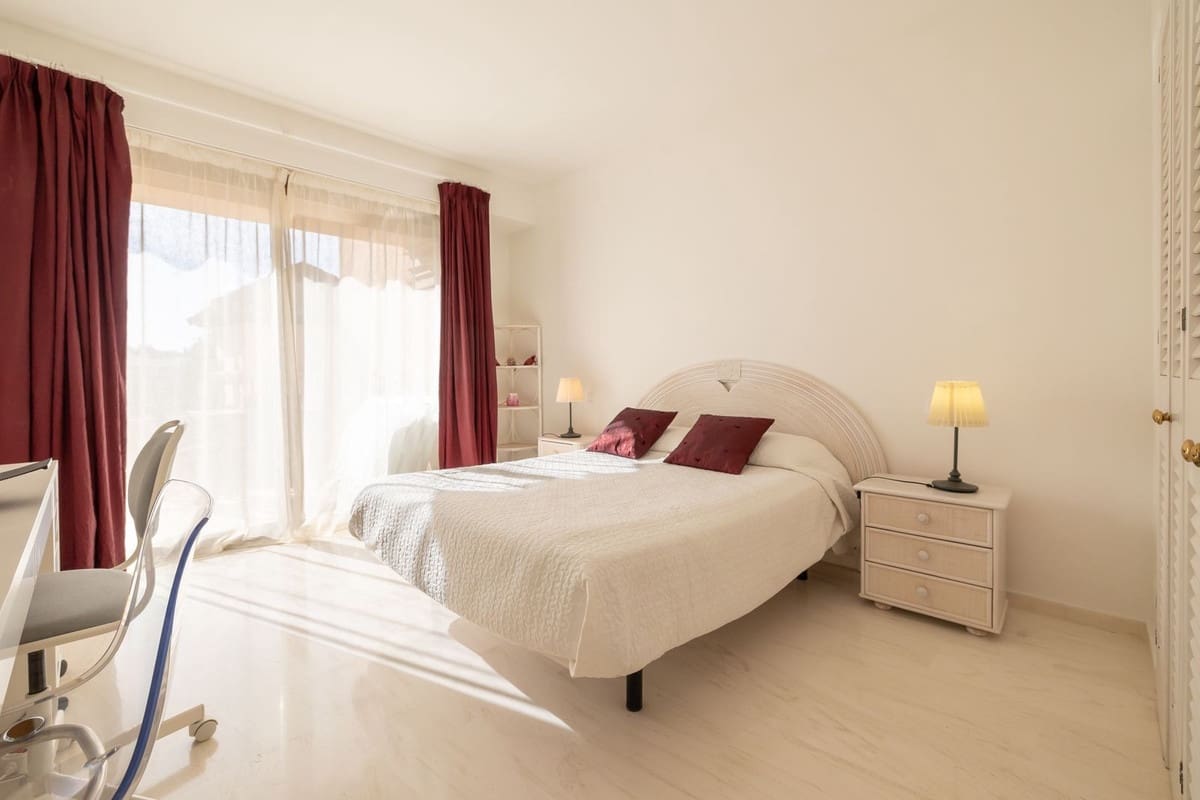 3 soveværelse Penthouse til salg i New Golden Mile med swimmingpool garage - € 520.000 (Ref: 8647430)