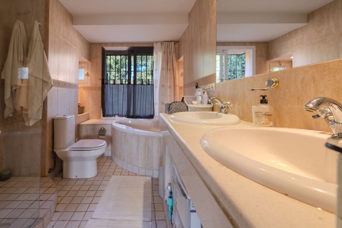 3 soveværelse Penthouse til salg i New Golden Mile med swimmingpool garage - € 520.000 (Ref: 8647430)