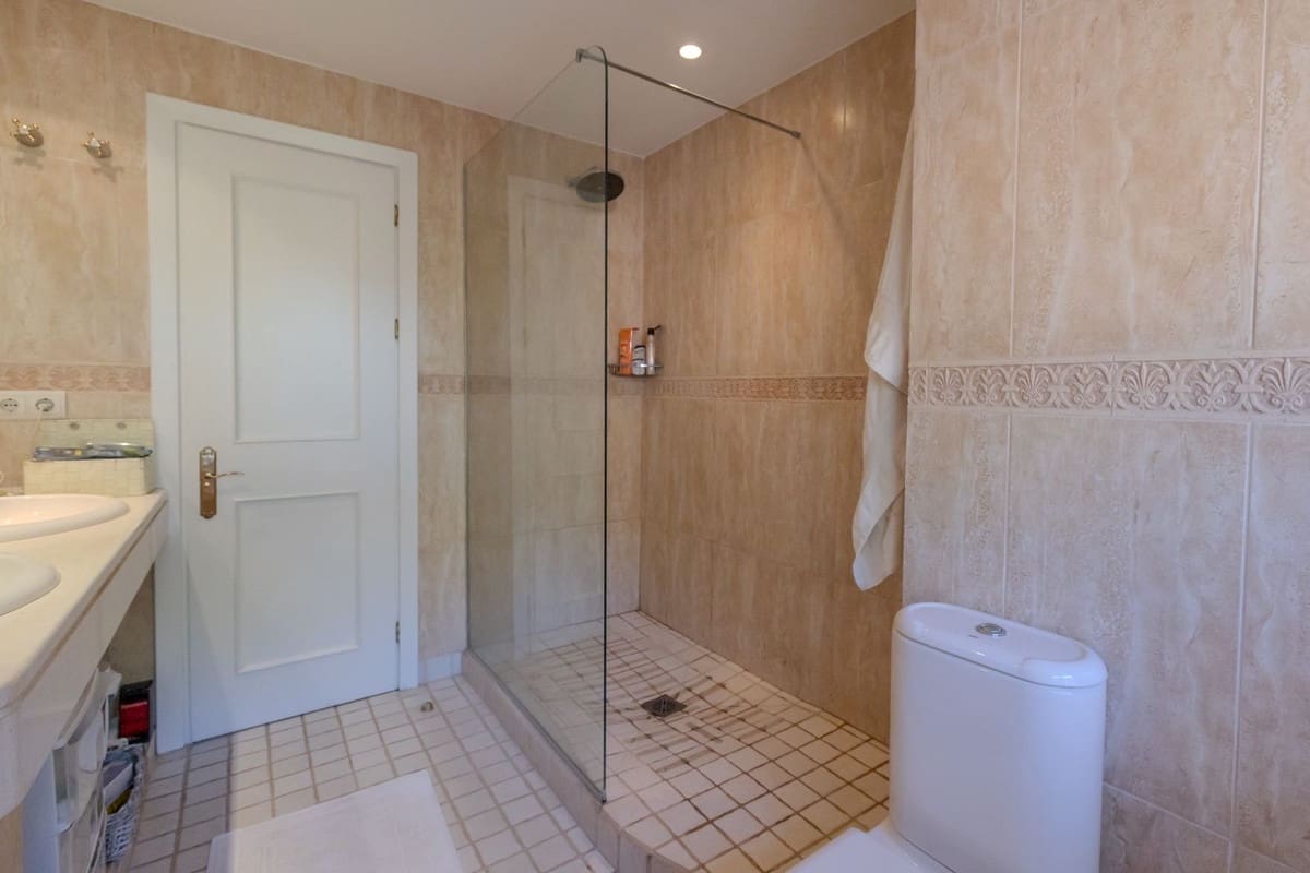 3 soveværelse Penthouse til salg i New Golden Mile med swimmingpool garage - € 520.000 (Ref: 8647430)