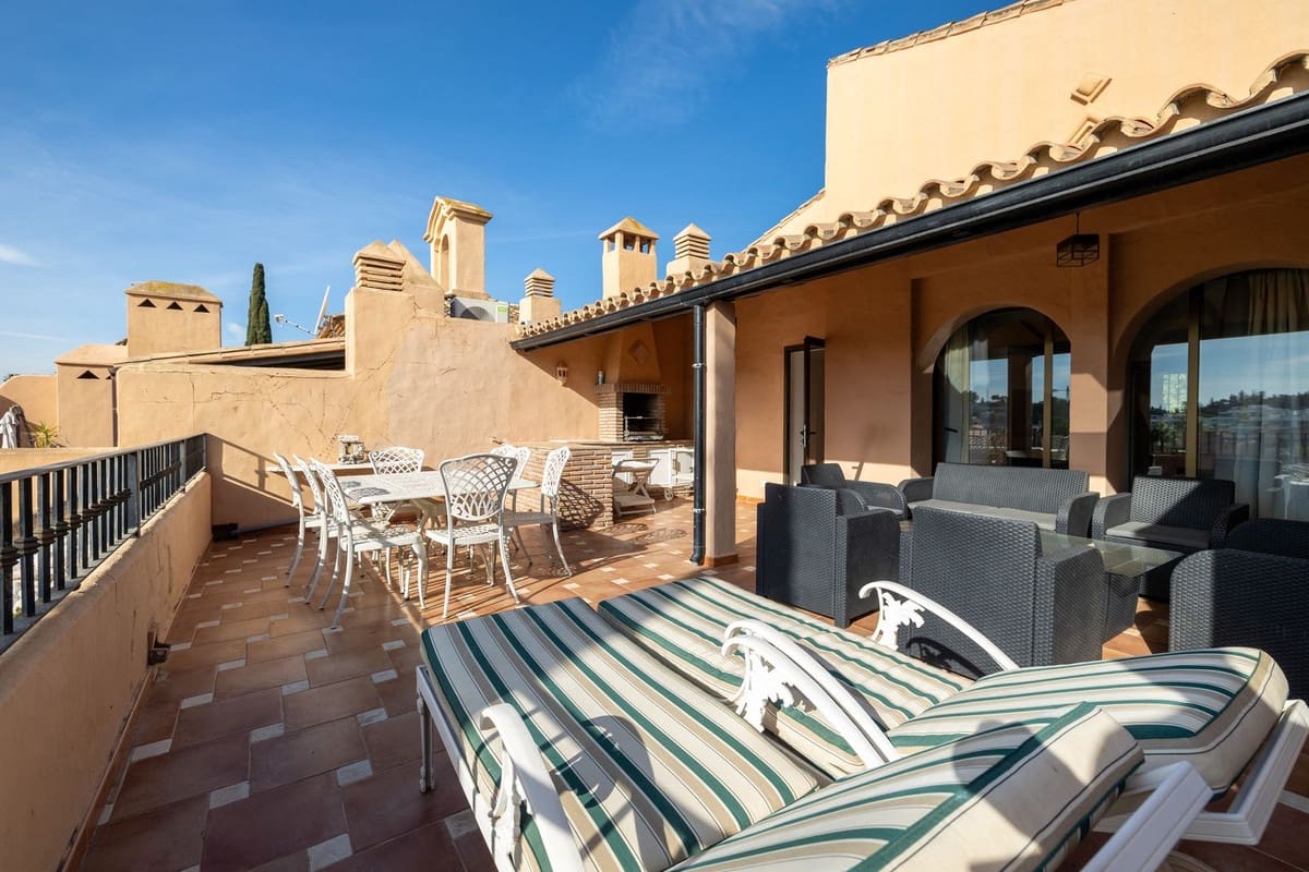 3 soveværelse Penthouse til salg i New Golden Mile med swimmingpool garage - € 520.000 (Ref: 8647430)