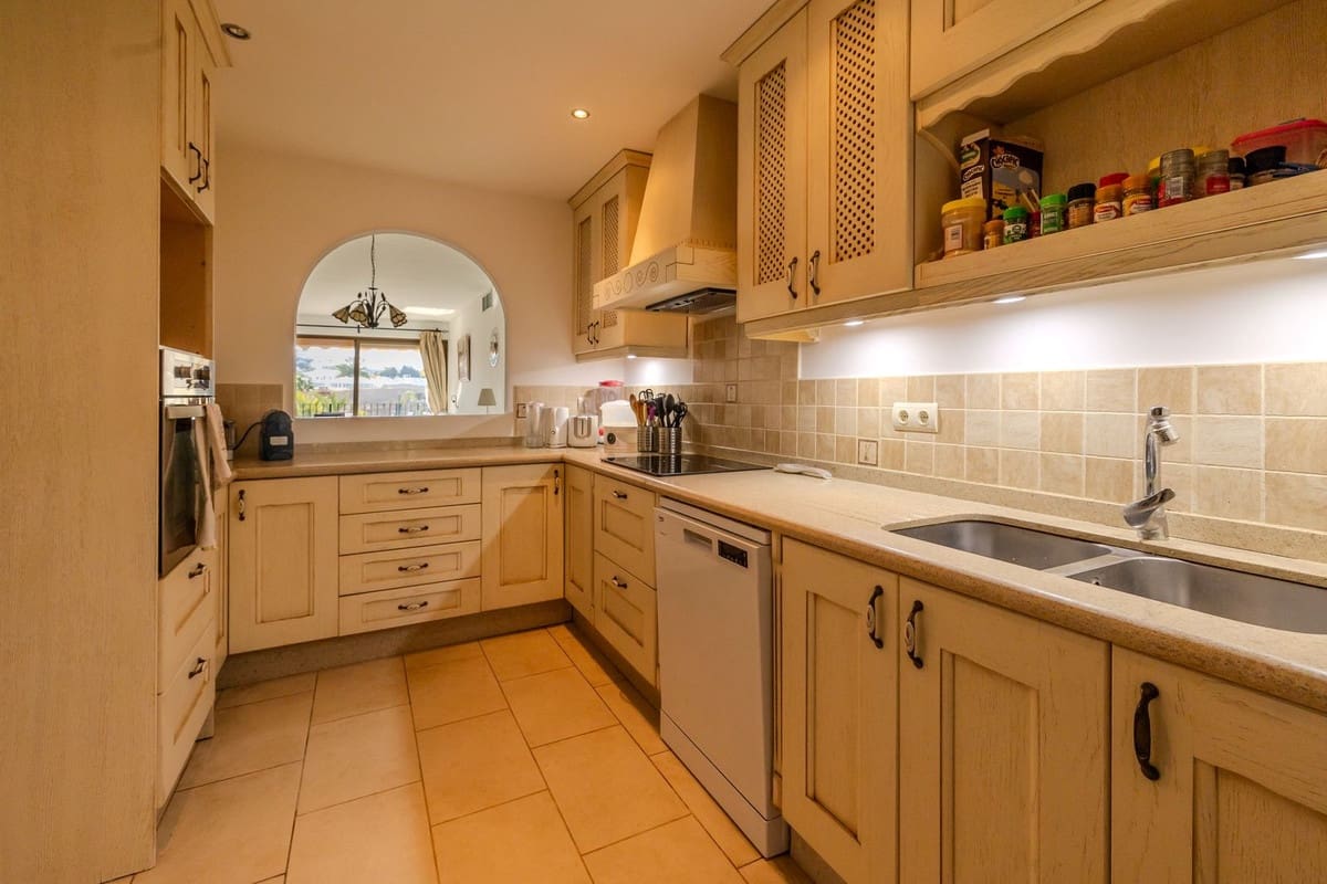 3 soveværelse Penthouse til salg i New Golden Mile med swimmingpool garage - € 520.000 (Ref: 8647430)