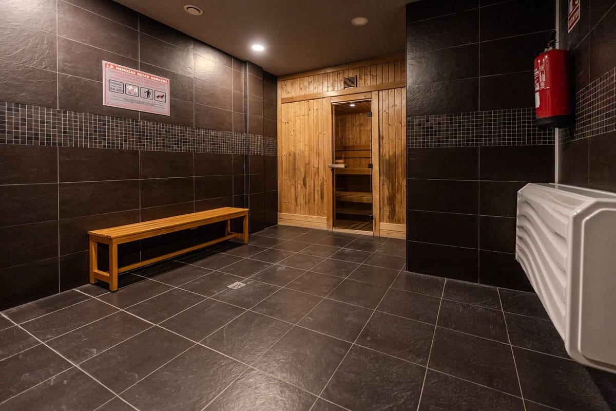 2 soverom Leilighet til salgs i Puerto Banus med svømmebasseng garasje - € 749 000 (Ref: 8676751)