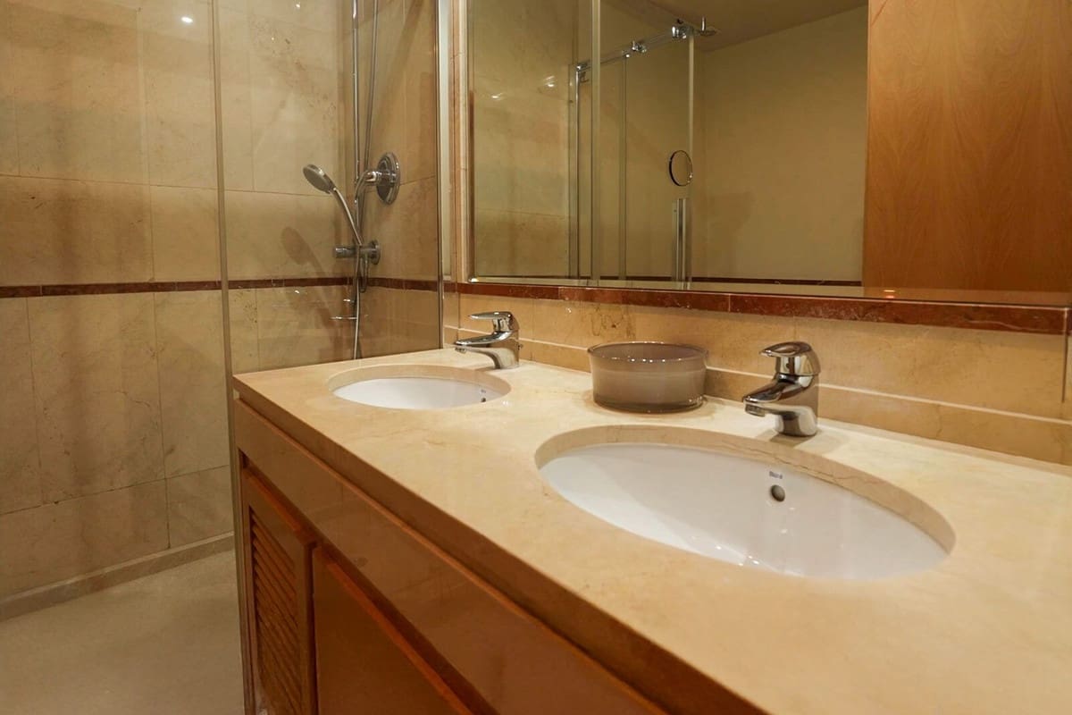 2 soverom Leilighet til salgs i Puerto Banus med svømmebasseng garasje - € 749 000 (Ref: 8676751)