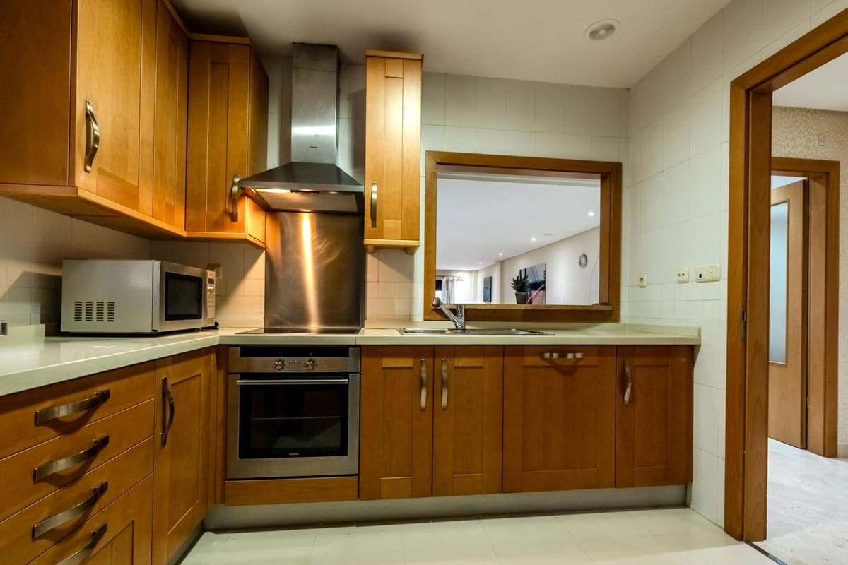 2 soverom Leilighet til salgs i Puerto Banus med svømmebasseng garasje - € 749 000 (Ref: 8676751)