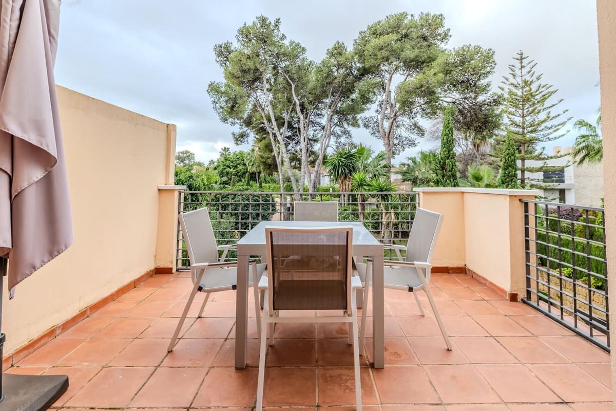 2 soverom Leilighet til salgs i Puerto Banus med svømmebasseng garasje - € 749 000 (Ref: 8676751)