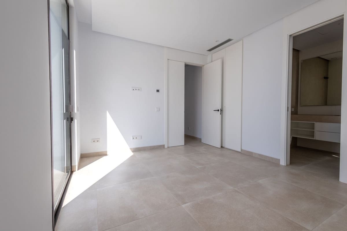 4 soverom Villa til salgs i Golden Mile med svømmebasseng garasje - € 4 500 000 (Ref: 8756812)