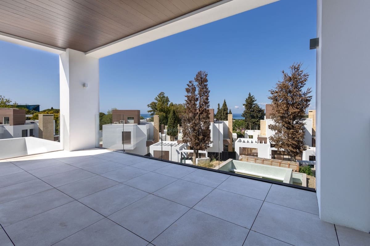 4 soverom Villa til salgs i Golden Mile med svømmebasseng garasje - € 4 500 000 (Ref: 8756812)