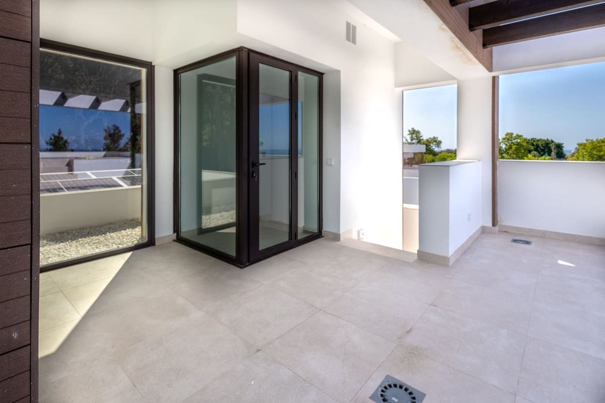 4 soverom Villa til salgs i Golden Mile med svømmebasseng garasje - € 4 500 000 (Ref: 8756812)