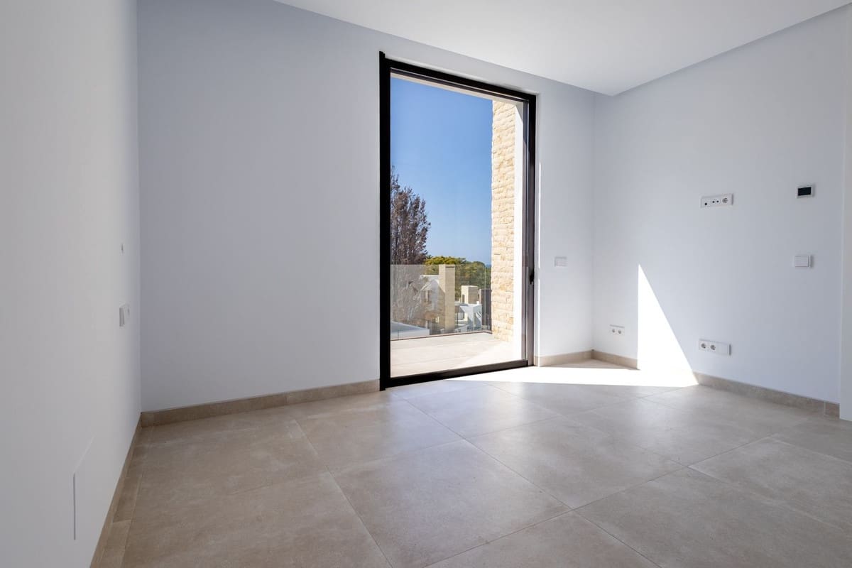 4 bedroom Villa for sale in Golden Mile with pool garage - € 4,500,000 (Ref: 8756812)