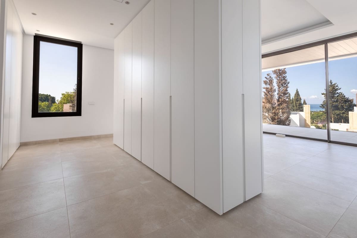 4 bedroom Villa for sale in Golden Mile with pool garage - € 4,500,000 (Ref: 8756812)