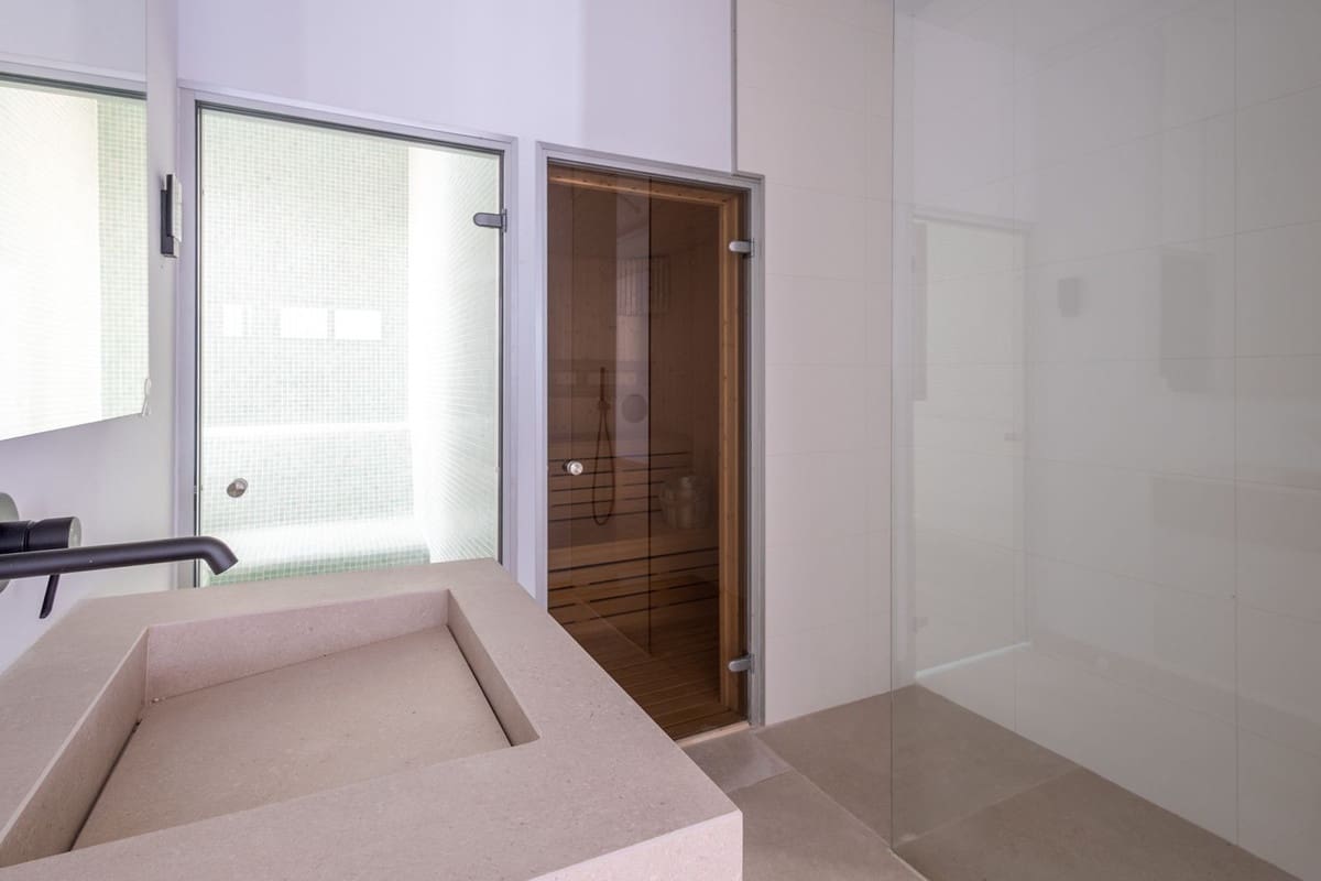 4 bedroom Villa for sale in Golden Mile with pool garage - € 4,500,000 (Ref: 8756812)