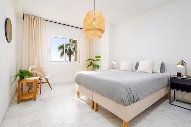 2 soverom Leilighet til salgs i La Reserva, Marbella med svømmebasseng garasje - € 305 000 (Ref: 8756956)