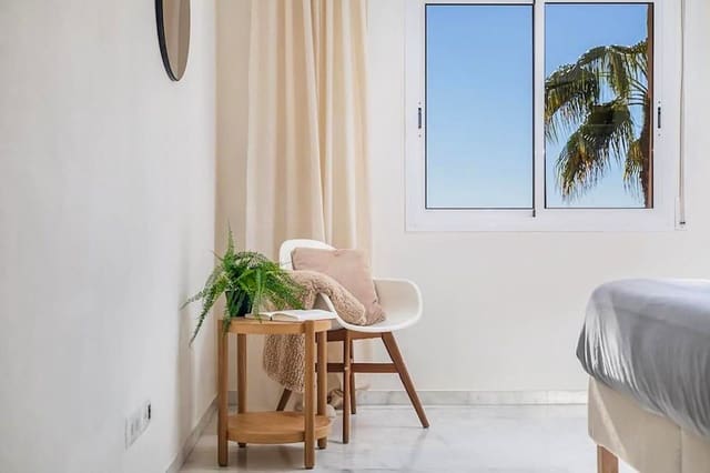 2 soverom Leilighet til salgs i La Reserva, Marbella med svømmebasseng garasje - € 305 000 (Ref: 8756956)