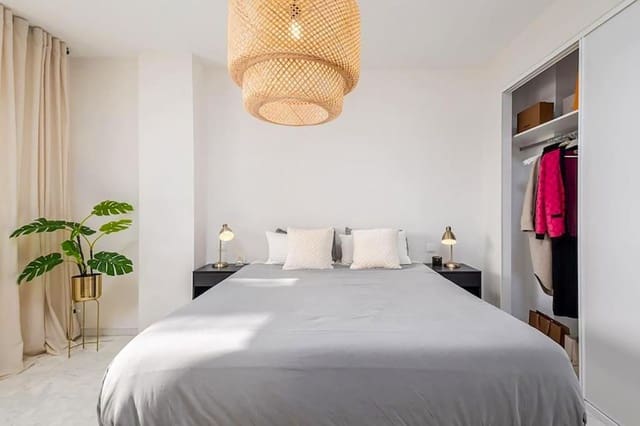 2 soverom Leilighet til salgs i La Reserva, Marbella med svømmebasseng garasje - € 305 000 (Ref: 8756956)