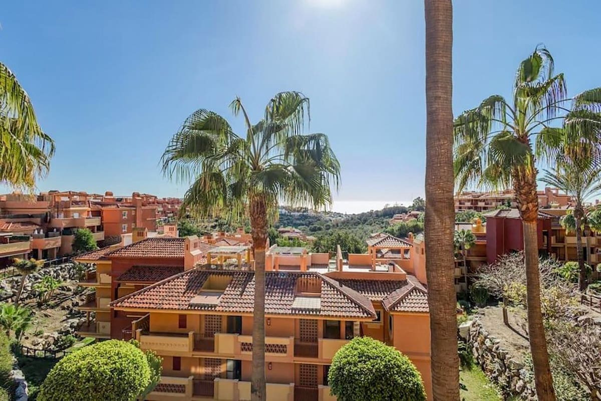 2 sypialnia Apartament na sprzedaż w La Reserva z basenem garażem - 305 000 € (Ref: 8756956)