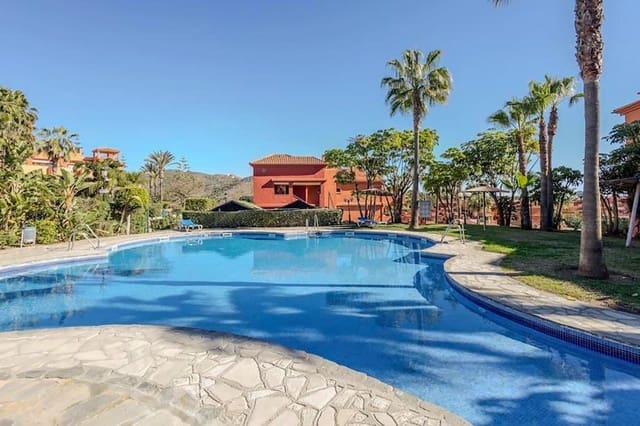 2 soverom Leilighet til salgs i La Reserva, Marbella med svømmebasseng garasje - € 305 000 (Ref: 8756956)