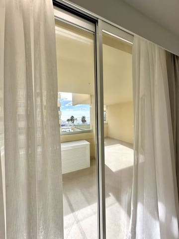 Apartamento de 2 habitaciones en Marbella en venta con piscina garaje - 850.000 € (Ref: 8762476)