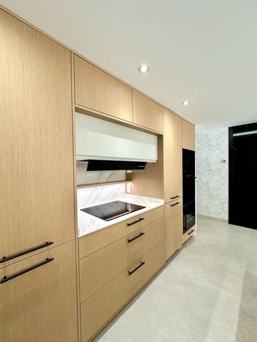 Apartamento de 2 habitaciones en Marbella en venta con piscina garaje - 850.000 € (Ref: 8762476)