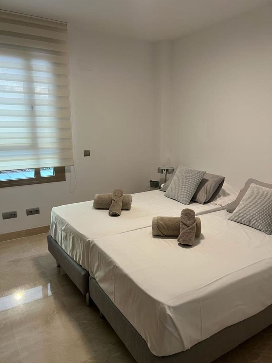 2 soverom Leilighet til salgs i La Cala Golf med svømmebasseng garasje - € 470 000 (Ref: 8930556)