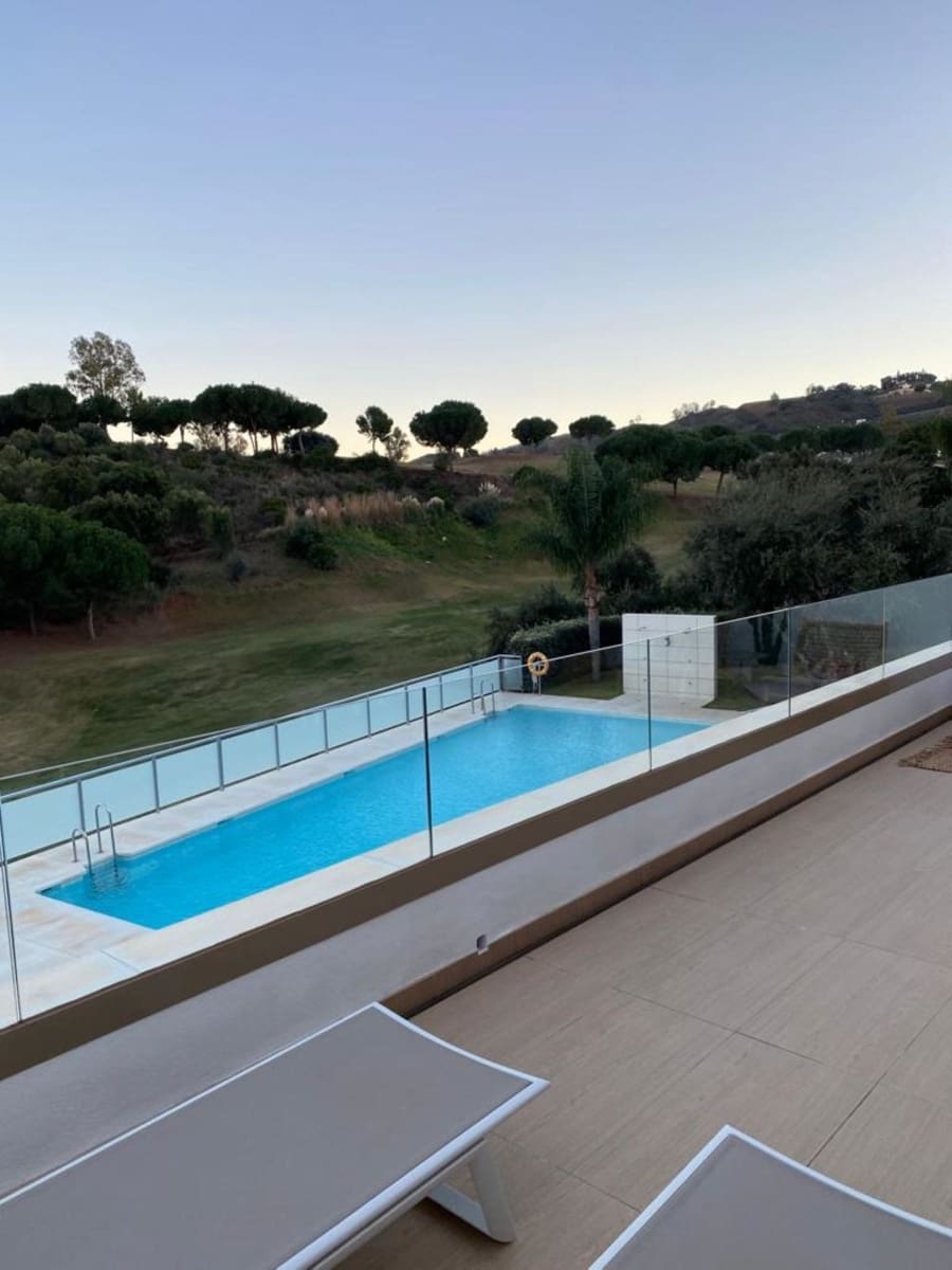 2 soverom Leilighet til salgs i La Cala Golf med svømmebasseng garasje - € 470 000 (Ref: 8930556)