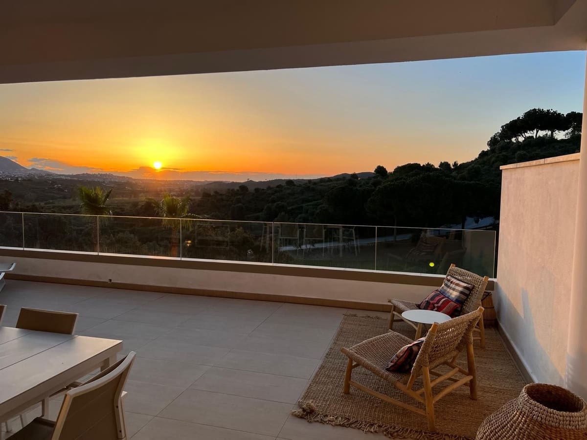 2 soverom Leilighet til salgs i La Cala Golf med svømmebasseng garasje - € 470 000 (Ref: 8930556)