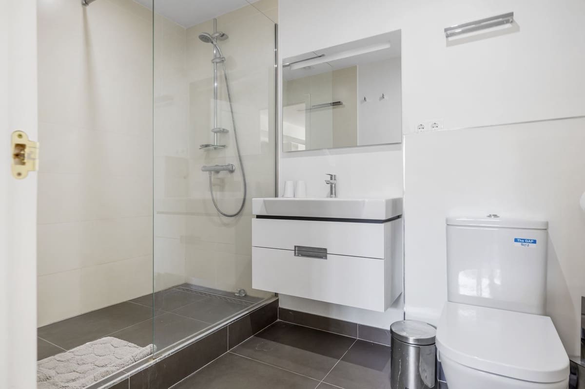 5 soveværelse Byhus til salg i Benahavis med swimmingpool garage - € 1.095.000 (Ref: 8932898)