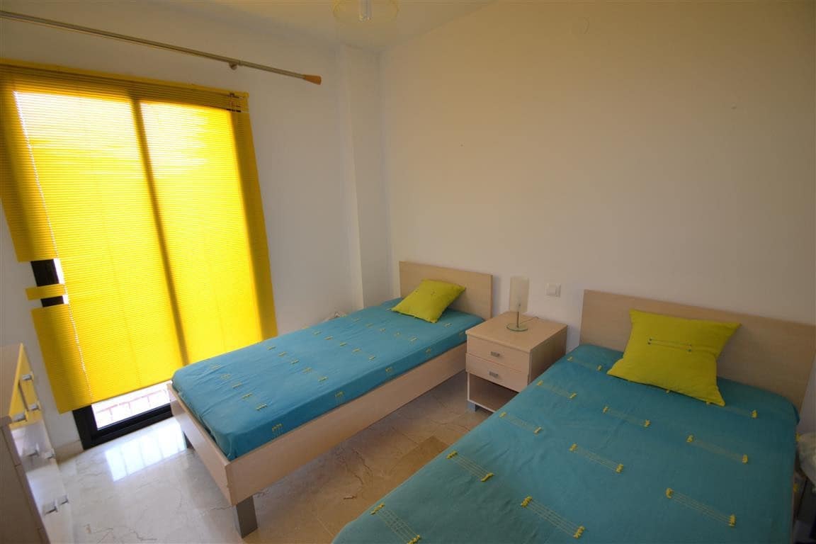 3 soverom Leilighet til salgs i New Golden Mile med svømmebasseng garasje - € 300 000 (Ref: 8969446)