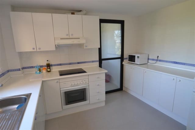 3 slaapkamer Appartement te koop in Selwo, Estepona met zwembad garage - € 300.000 (Ref: 8969446)