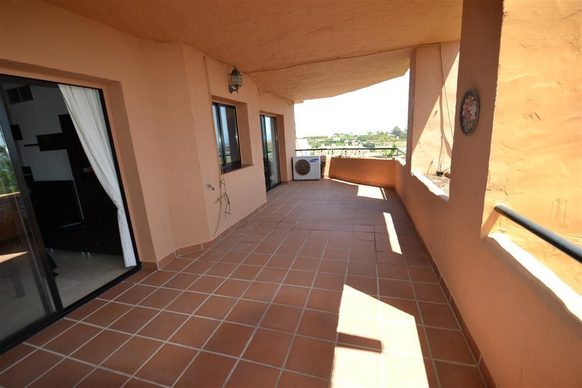 3 bedroom Apartment for sale in New Golden Mile with pool garage - € 300,000 (Ref: 8969446)