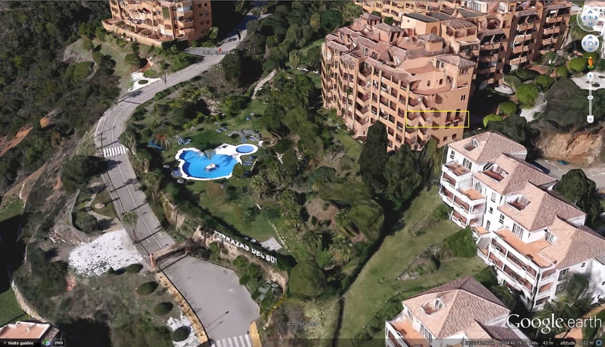 3 soveværelse Lejlighed til salg i New Golden Mile med swimmingpool garage - € 300.000 (Ref: 8969446)