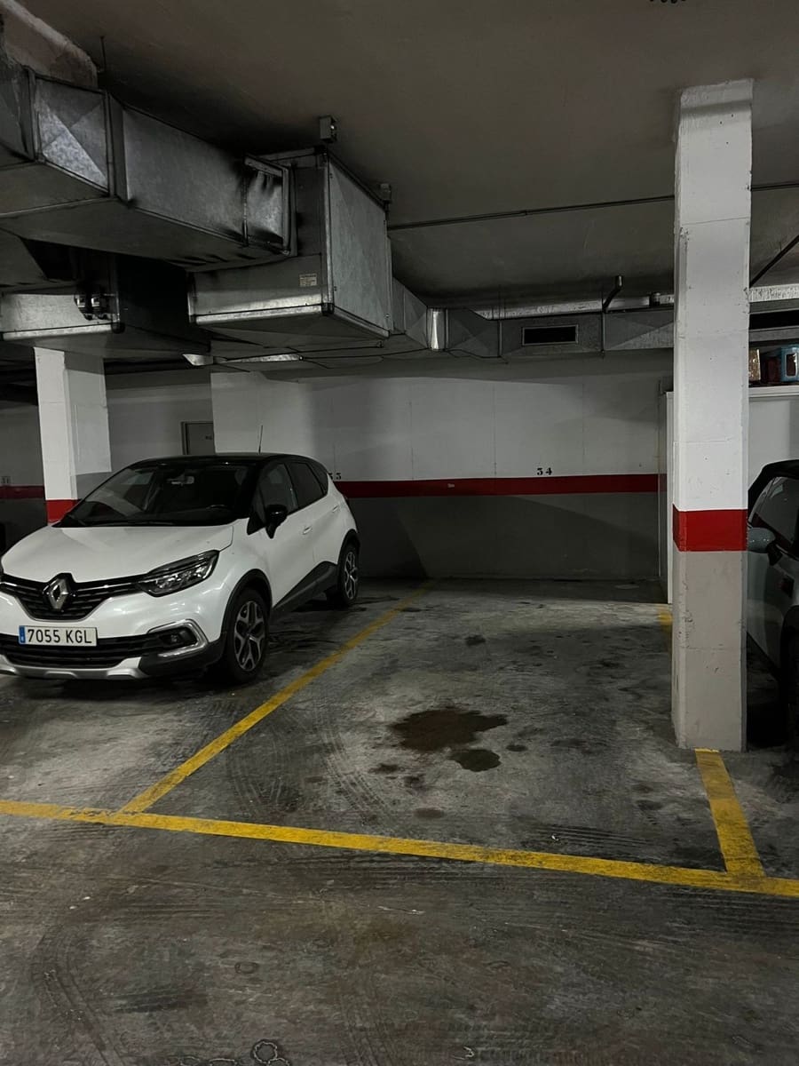 2 bedroom Apartment for sale in Nueva Andalucia with pool garage - € 335,000 (Ref: 9028513)