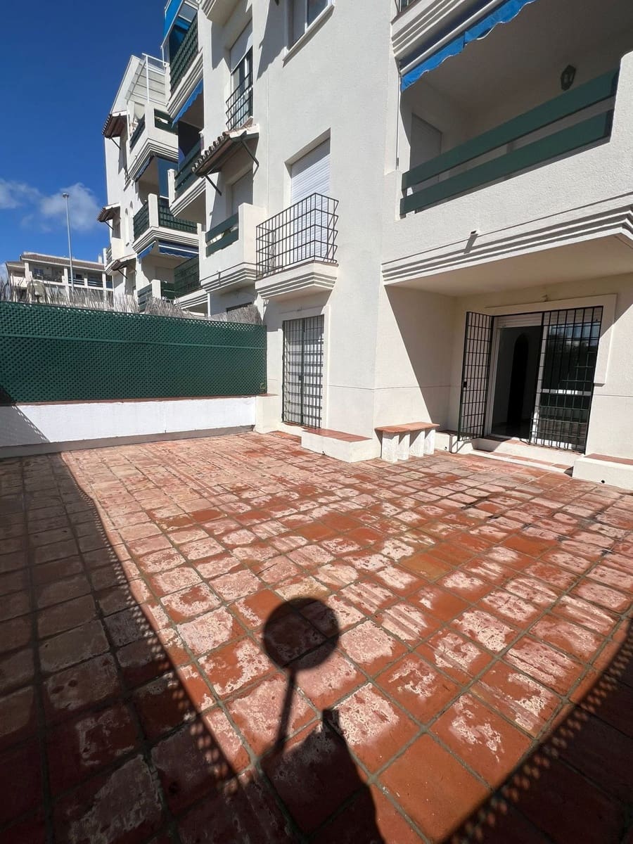 2 bedroom Apartment for sale in Nueva Andalucia with pool garage - € 335,000 (Ref: 9028513)