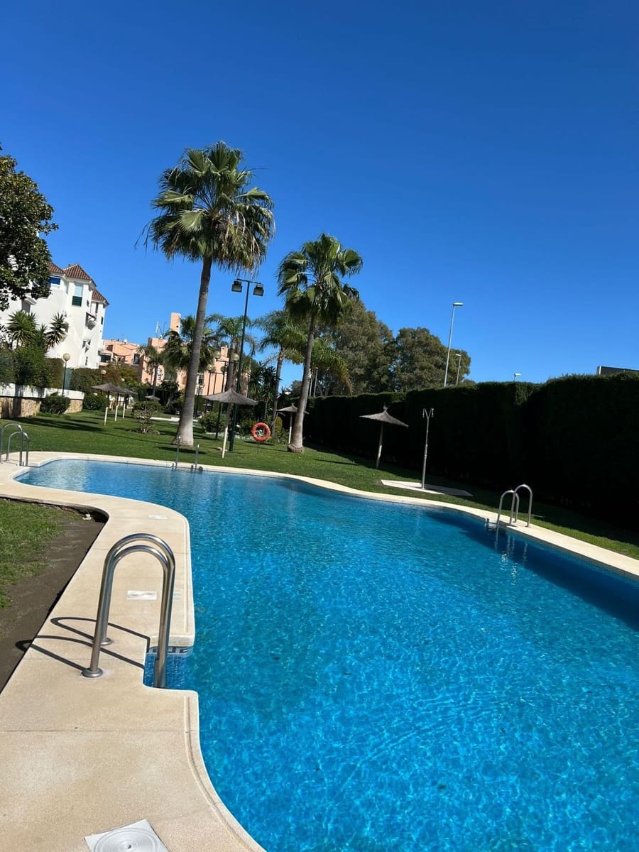 2 bedroom Apartment for sale in Nueva Andalucia with pool garage - € 335,000 (Ref: 9028513)