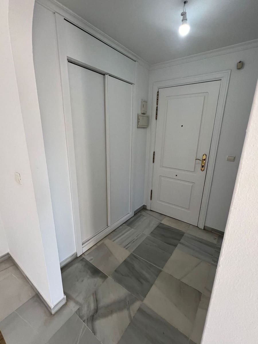 2 bedroom Apartment for sale in Nueva Andalucia with pool garage - € 335,000 (Ref: 9028513)