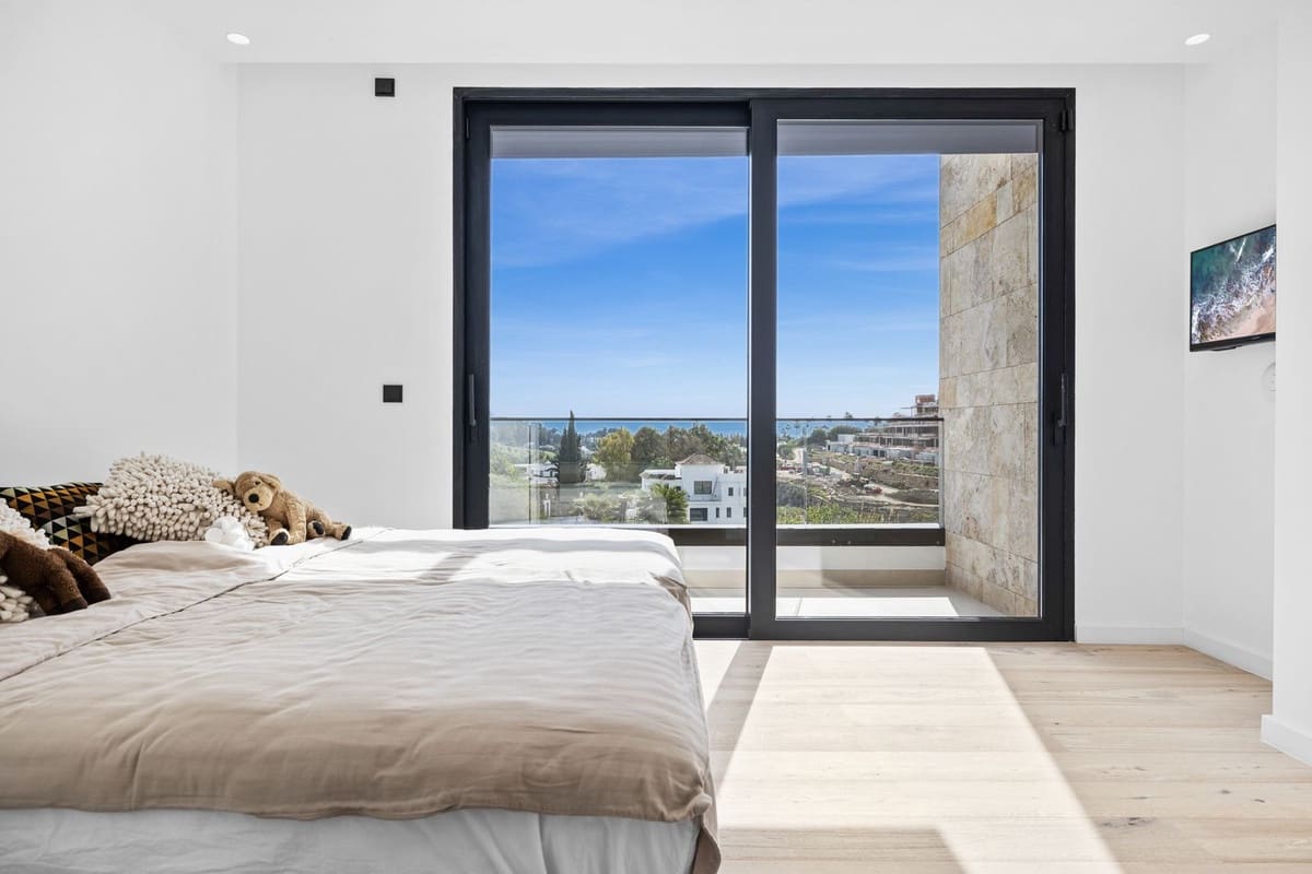 4 bedroom Villa for sale in Benahavis with pool garage - € 3,485,000 (Ref: 9030489)