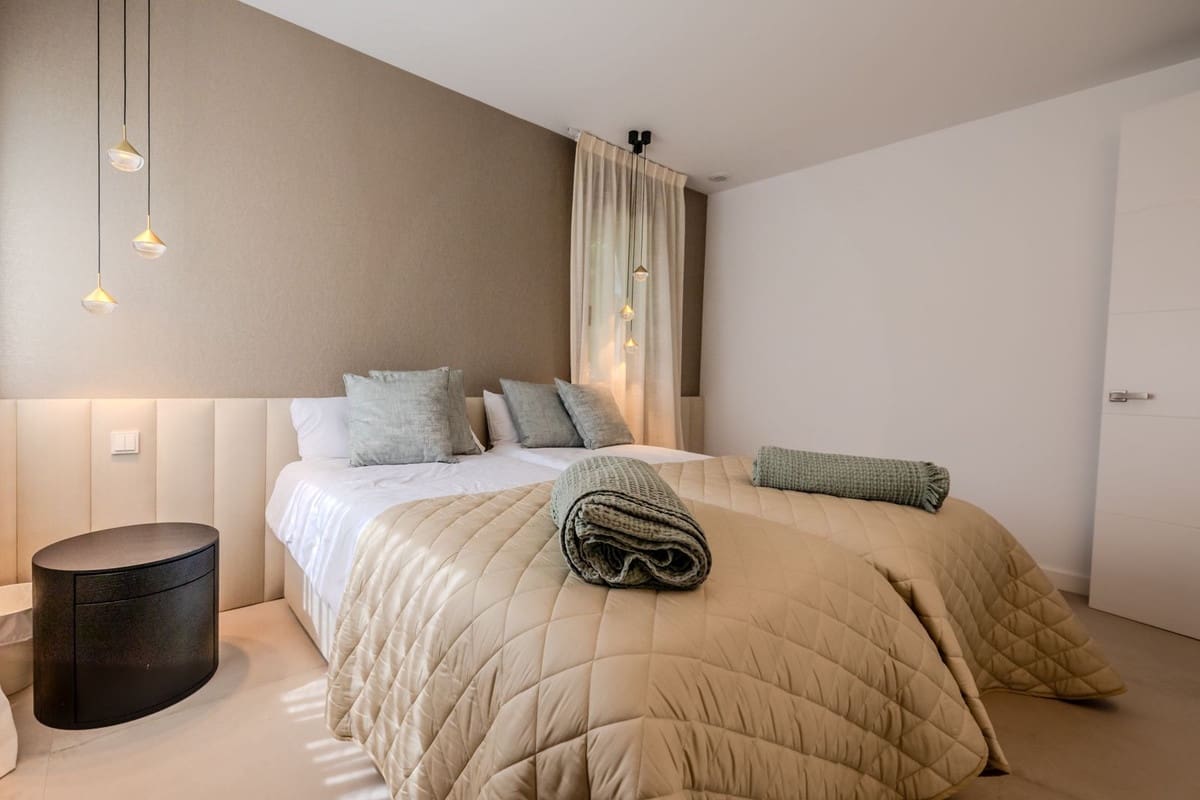 Chalet de 4 habitaciones en Puerto Banus en venta con piscina garaje - 2.995.000 € (Ref: 9066622)