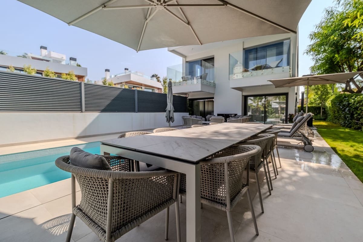 Chalet de 4 habitaciones en Puerto Banus en venta con piscina garaje - 2.995.000 € (Ref: 9066622)