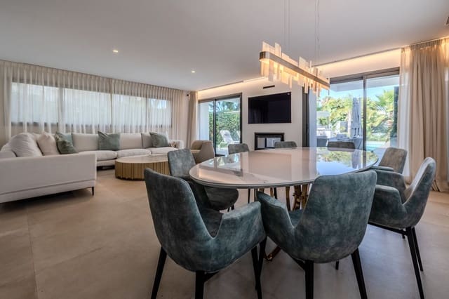 4 sypialnia Willa na sprzedaż w Puerto Banus, Marbella z basenem garażem - 2 995 000 € (Ref: 9066622)